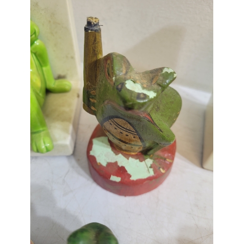 293 - Collection of Frog and toad and animal collectables