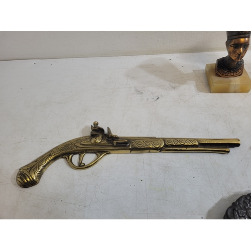 296 - Collection of brass and pewter ornaments