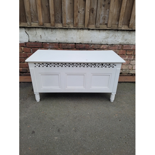 665 - Jersey white blanket box