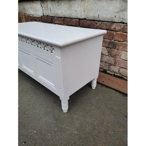 665 - Jersey white blanket box