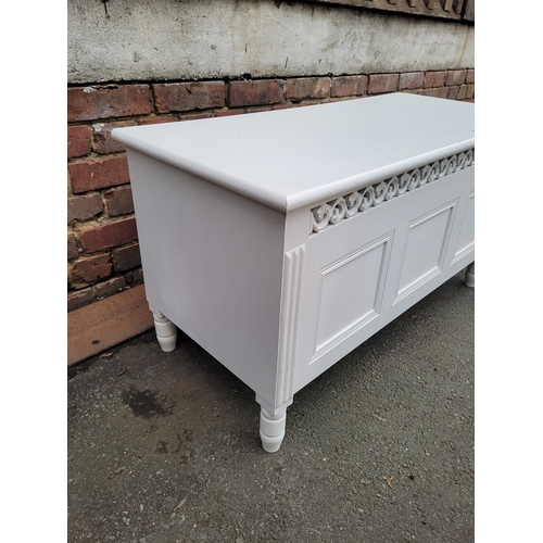665 - Jersey white blanket box