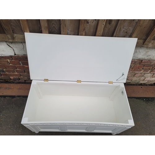 665 - Jersey white blanket box