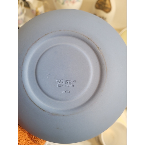 317 - Collection of China and pottery including Wedgewood the Leonard collection coalport franklin mint an... 