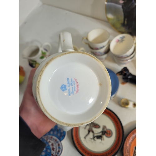 317 - Collection of China and pottery including Wedgewood the Leonard collection coalport franklin mint an... 