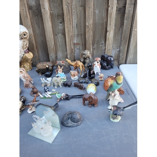 478 - Collection of vintage animal figurines and collectables