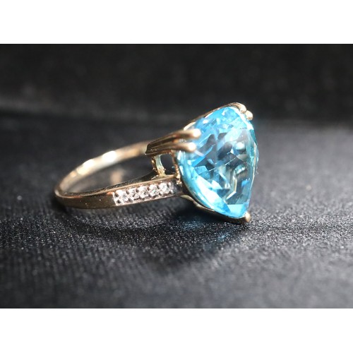 66 - Swiss Blue Topaz & White Zircon 9K Gold Ring 7.55ct Size N-O & Swiss Blue Topaz & White Zircon 9K Go... 