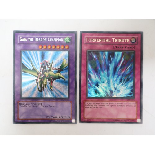 154 - Yu-Gi-Oh A collection of over 600 cards + Beckett Yu-Gi-Oh Collector Book from 2003 including Rare, ... 