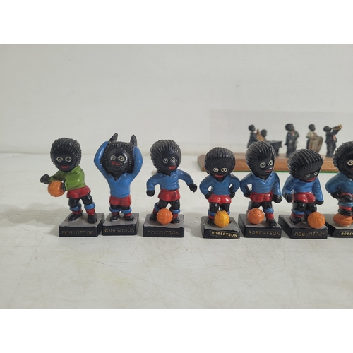 319 - Collection of 16 Robertson Golly figures and set of 6 All that jazz figures