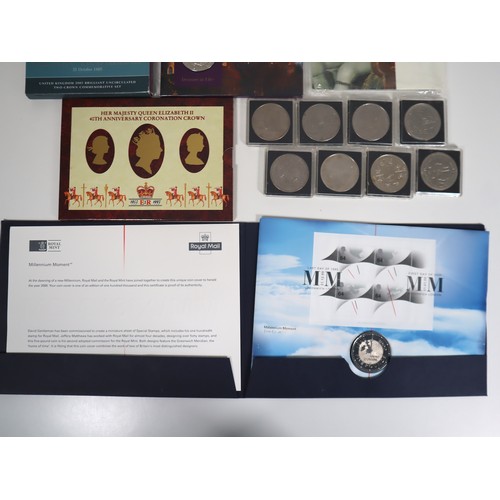 19 - A collection of various UK commemorative £5 & Crown Cupro-Nickel coins