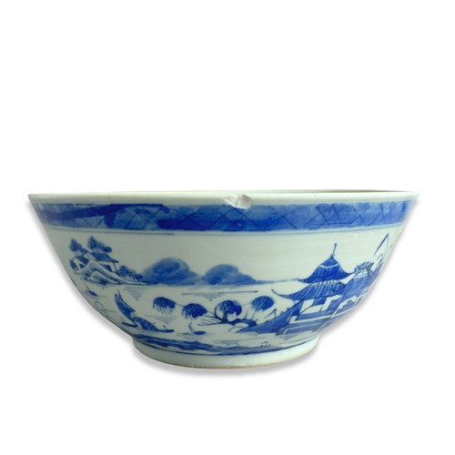 159 - Large Chinese porcelain Punch / Fruit bowl. Hand-painted blue & white landscapes.
12 x 30 cm