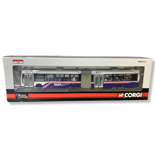 64 - Three Corgi Ltd edition 1:76 boxed model busses.
Including OM45902 (Van Hool TP National express, OM... 