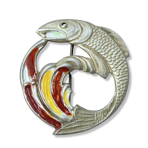 14 - Vintage silver & enamel painted fish Brooch. Depicting a fish leaping from the water.
4cm diameter 
... 