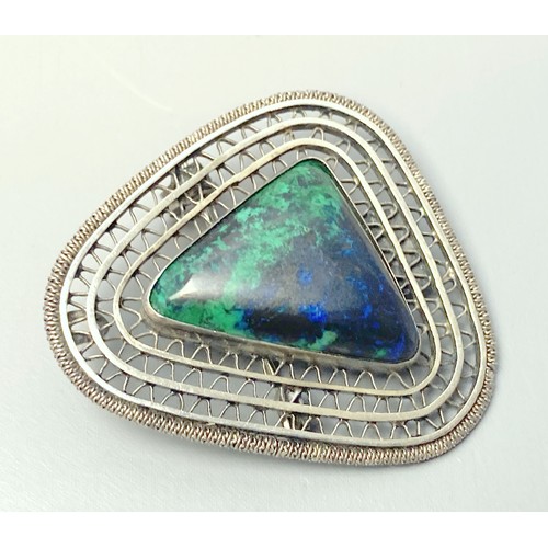 19 - Silver & gree Agate filigree brooch.
4 x 3.2 cm