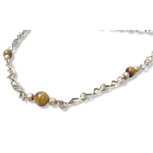 12C - Vintage Silver & Agate necklace.
40cm long.