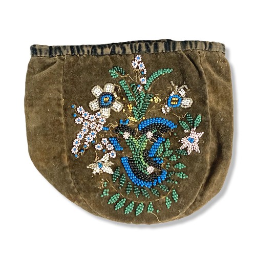 30A - Rare Georgian Era glass beaded Coin purse. Beautifully decorated with floral pattern glass beads. Le... 