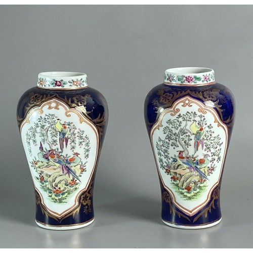 107 - Pair of Edme Sampson Chinese birds baluster vases. 19cm Tall