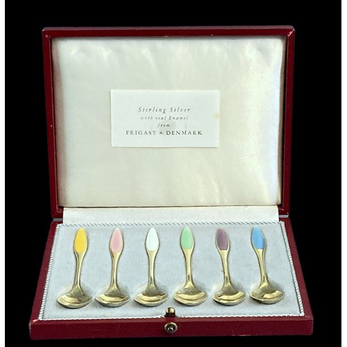 31 - Set of six cased Art Deco Frigast (Denmark) Silver Guilloche spoons.