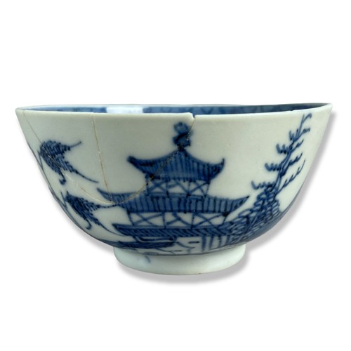 181 - A Collection of 19th-century Chinese Export porcelain. Including blue & white meat plate, Kangxi sty... 