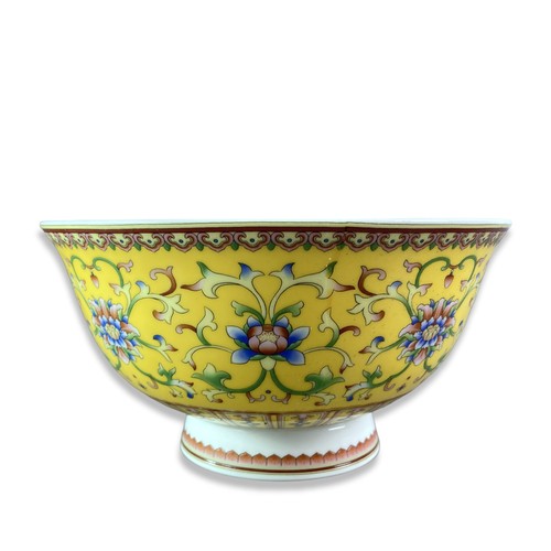 184 - Chinese Famille Juane porcelain Lotus pattern bowl. Apocryphal six character kangxi reign mark insid... 