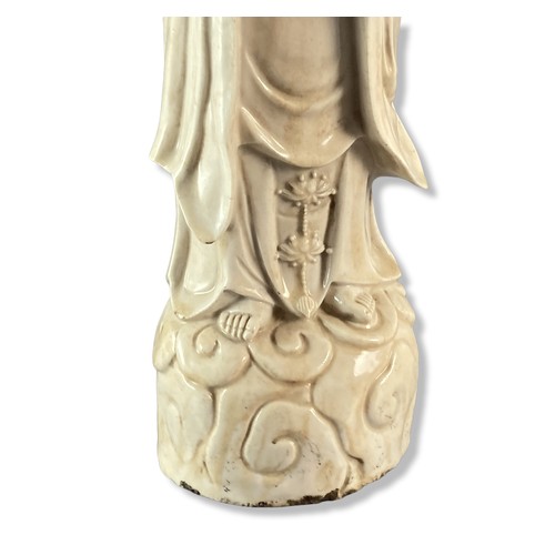 169 - Large Antique Chinese Dehua Blanc-de-Chine porcelain Guanyin. 19th century or earlier.
35cm Tall