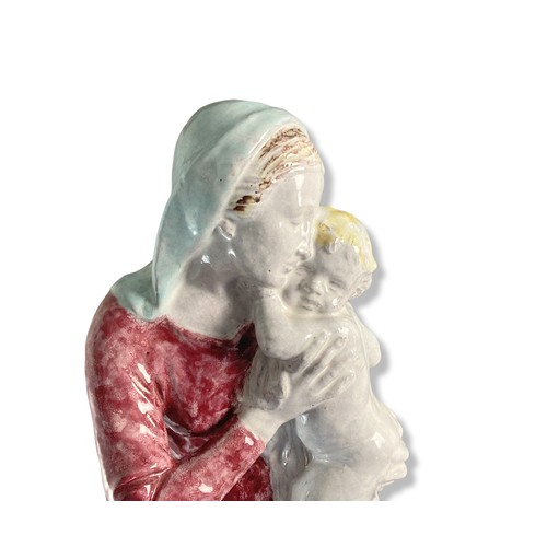 153 - Large Georg Kemper (1880-1948) Majolica figure of madonna & Child. Early 20th Century. 
Signed.
55cm... 