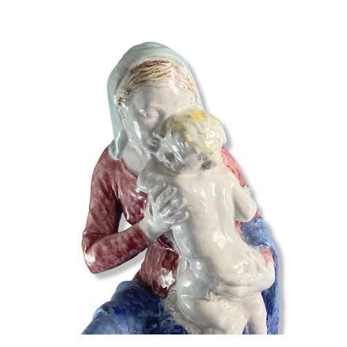 153 - Large Georg Kemper (1880-1948) Majolica figure of madonna & Child. Early 20th Century. 
Signed.
55cm... 