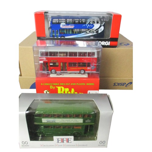 12 - A collection of 6 Diecast model buses. Including EFE & Lledo trackside, Corgi collector club.