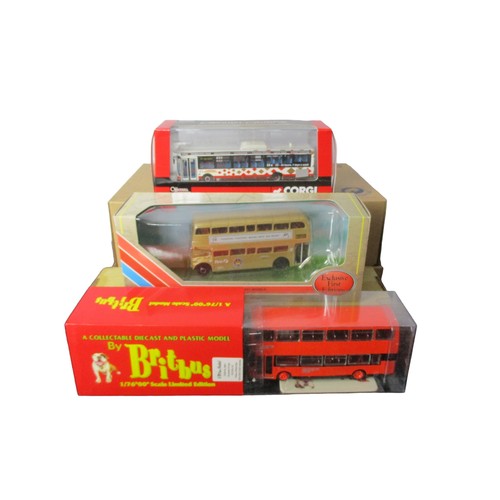 72 - A job lot of boxed model Diecast buses. 1:76 scale.