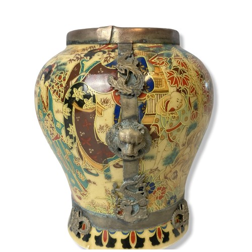 204 - A Chinese enamels painted crackle glaze ginger jar. Painted battle scenes. Marked to base. Together ... 