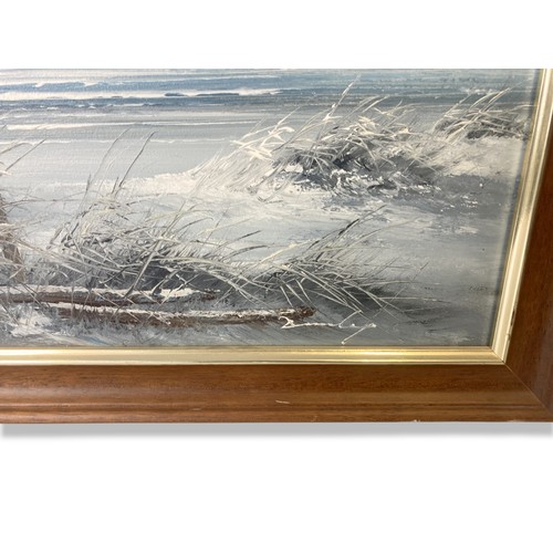 322 - An Oil on canvas seascape painting.
59.5 x 70cm (incl frame)