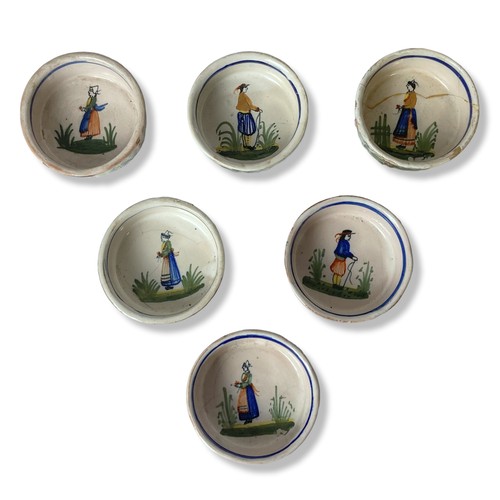 104 - A set of six Henriot Quimper hand painted Ramakin dishes.
2.5 x 7 cm