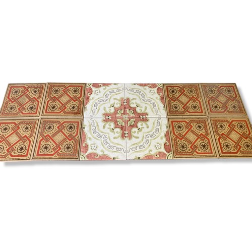 401 - 12 pieces Italian Ceramic tiles. Including four hand-painted feature set. 
20 x 20 cm