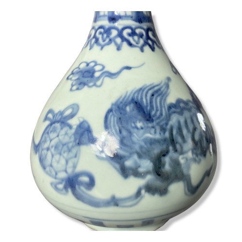 259 - A Chinese suantouping (garlic shape) porcelain vase. Hand painted with Buddhistic Lions playing with... 