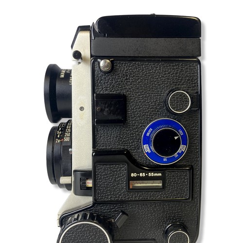 85 - A Mamiya C330 Professional S' TLR camera. With manual.