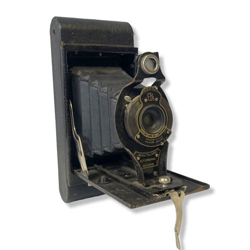 76 - A vintage Kodak No.2 Folding Brownie Camera.