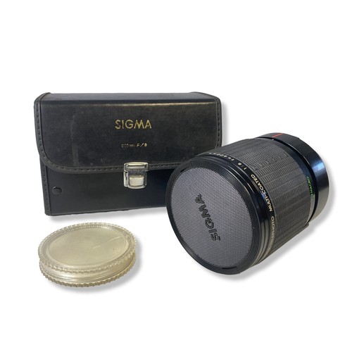 80 - A cased Sigma Mirror-Telephoto f=600mm Lens.