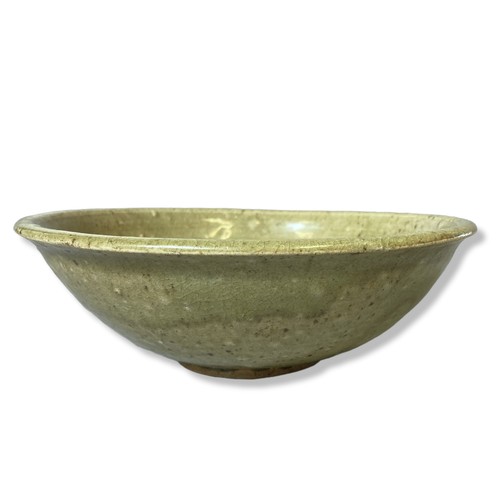 213 - A Chinese Longquan Celadon bowl.
8 x 23 cm