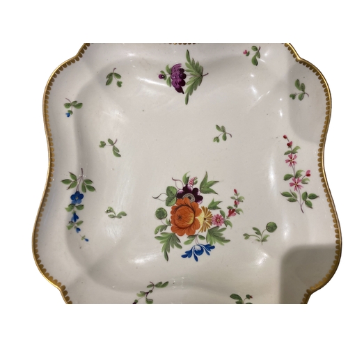 54 - A 19th-century Chamberlains Worcester porcelain dish. Hand painted  flowers in enamels.
21 x 21 cm