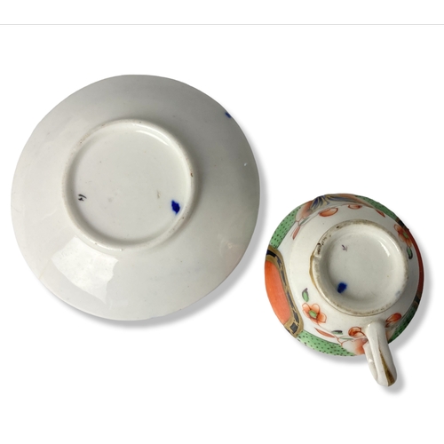 2 - A collection of 19th-century English porcelain. Including a pair of Coalbrookdale vinaigrettes, Lust... 