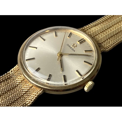 109 - A 9CT Gold 1960's Omega bracelet watch. 
Hallmarked strap and case. 
Approx 18cm length.