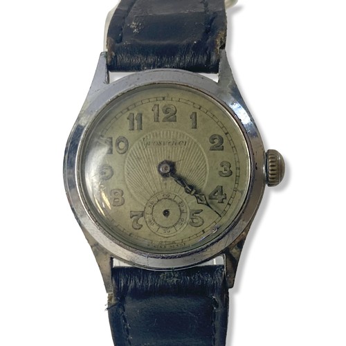 119 - A vintage Grosvenor mens wristwatch.
Needs attention.