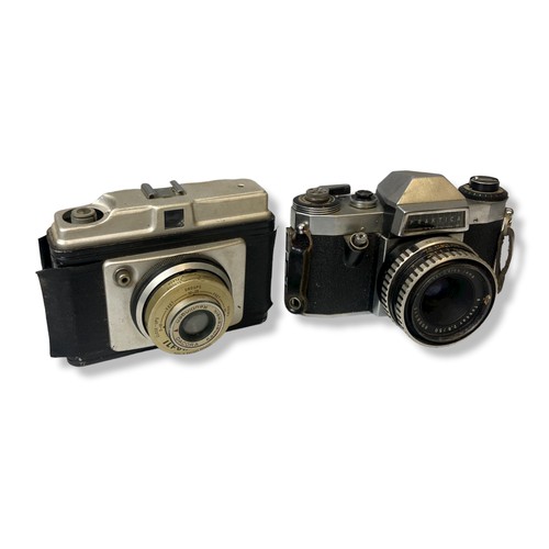 192 - A collection of vintage 35mm & Compact cameras. Includes a Praktica Nova B, Kodak 56X Instamatic, Ni... 