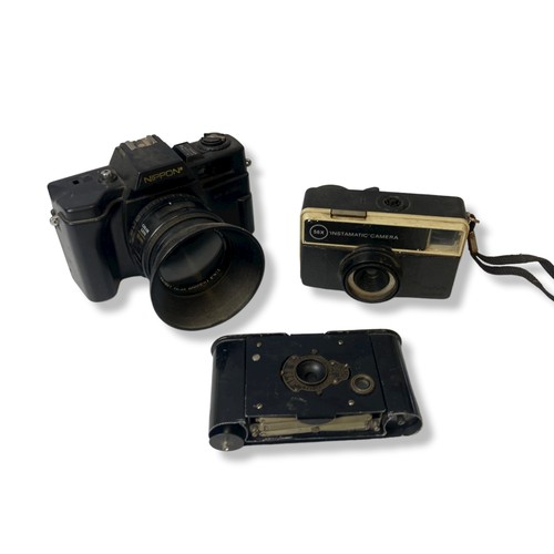 192 - A collection of vintage 35mm & Compact cameras. Includes a Praktica Nova B, Kodak 56X Instamatic, Ni... 