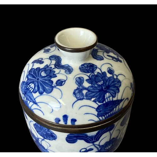 179 - Hand painted Chinese porcelain tea jar & cover. Blue & white painted Pond flowers and Ducks.