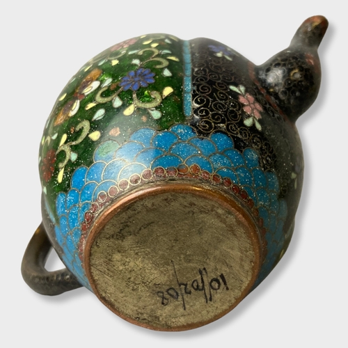 127 - A late 19th century (Meiji period) Japanese Cloisonne teapot.
8 x 13 cm 
Missing lid