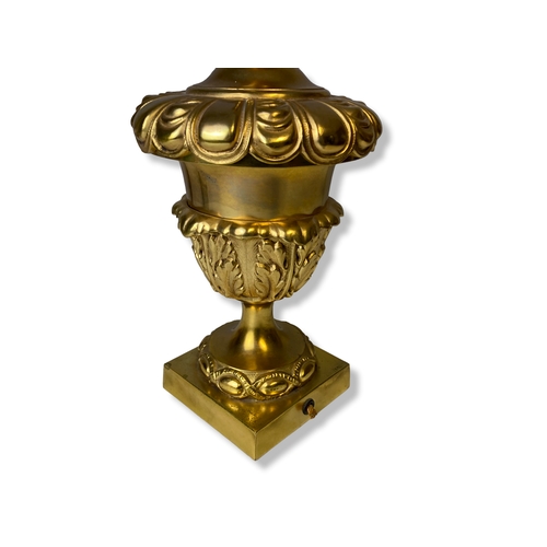 103 - A fine quality vintage Gilt metal table lamp. 
36cm Tall