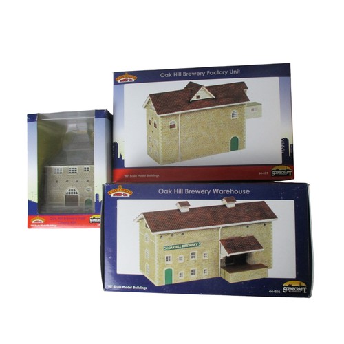 340 - New & boxed Bachmann oo gauge railway buildings.  Oak Hill Brewery Warehouse, Factory unit & Hop Dry... 