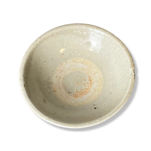 222 - A Chinese Qingbai glaze bowl.
4 x 12.5cm