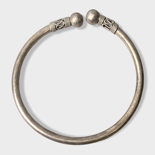 65 - A vintage Silver greek style ring and similar bangle.