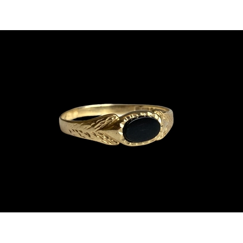 27 - A vintage 9 carat gold & Whitby Jet ladies ring.
UK size N 1/2